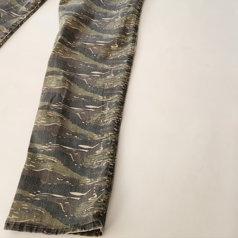 Koto x UO Skinny Tiger Print Camo Men Chino - Picture 15 of 15